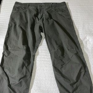 Kuhl men’s dark green pants size 38 x 32 Revolvr.